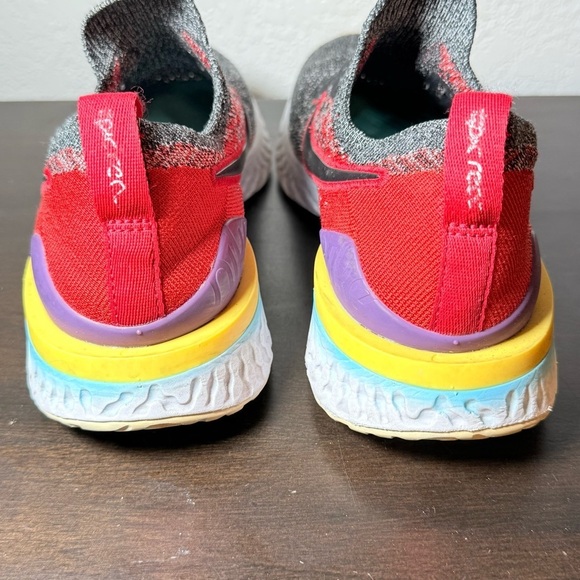 Nike Epic React Flyknit 2 Running Shoe Gray, Red - Picture 4 of 7